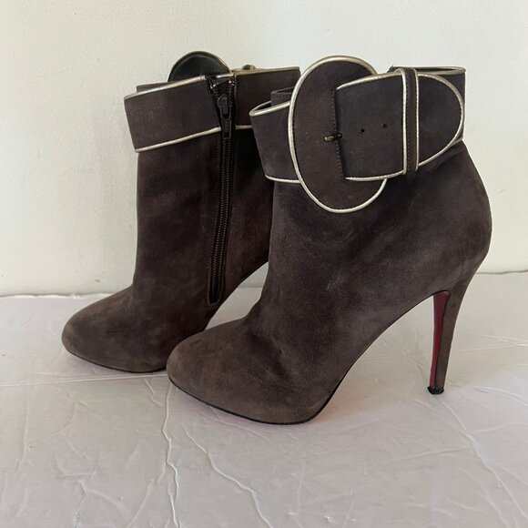 $1200 CHRISTIAN LOUBOUTIN ELEPHANT GREY TROTTINETTE SUEDE ANKLE BOOTS SZ 39 - Picture 3 of 9
